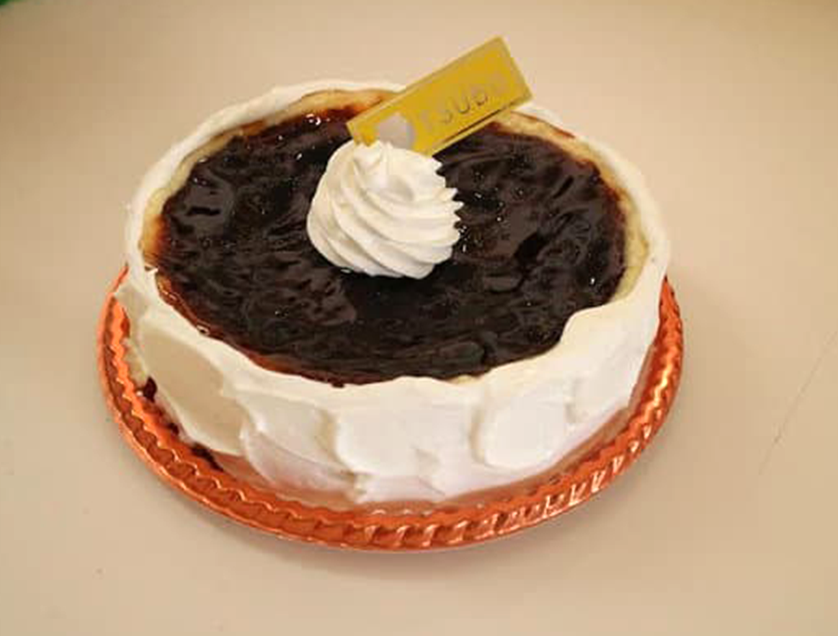 バスクチーズケーキ 山梨 甲府のケーキ 洋菓子 Patisserie Tsubo